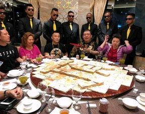 吃瓜群众围观聚会视频,吃瓜群众视角下的欢乐瞬间