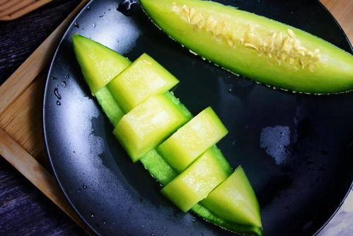 看起来很香吃瓜视频,揭秘热门“看起来很香”吃瓜视频背后的故事